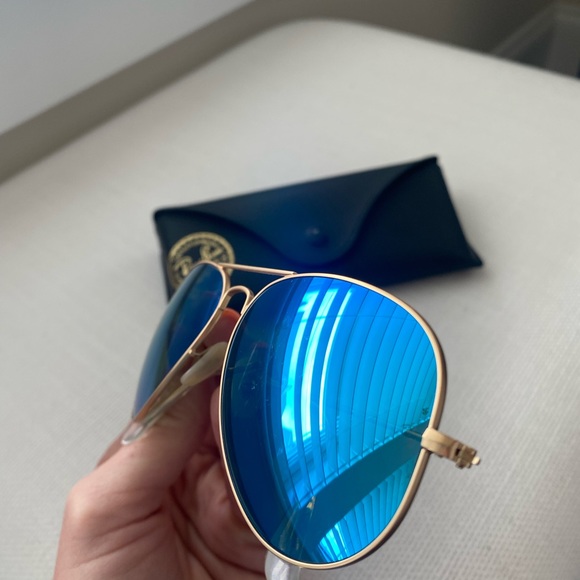 Ray Ban Polarized Flash Aviator - Blue Mirror & Gold Frame - Picture 7 of 9